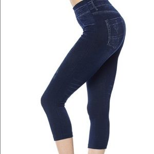 EVERYDAY FAUX DENIM CAPRIS